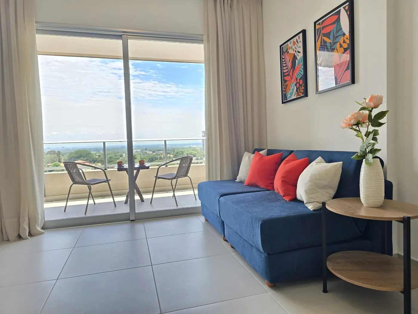 Living de Gánica Estudio con vista a la ciudad